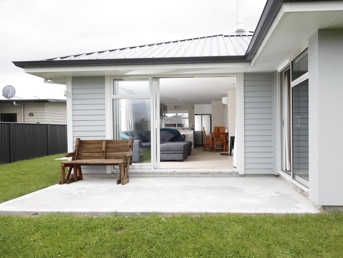 Fiordland Getaway - Te Anau Holiday Home Экстерьер фото
