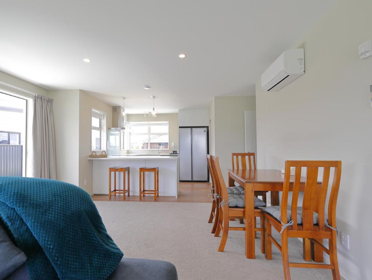 Fiordland Getaway - Te Anau Holiday Home Экстерьер фото